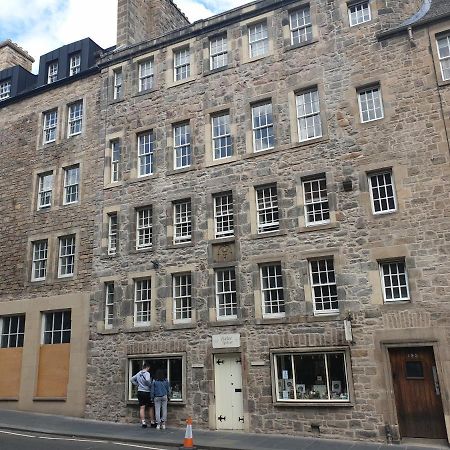 Appartamento Canongate - Spacious And Historic 2 Bed Flat On Royal Mile Edimburgo Esterno foto